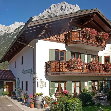 Haus Brunnsteinblick * Mittenwald